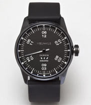 Einzeigeruhr von NEUHAUS Timepieces, Modell JANUS DoubleSpeed-Sport, Zifferblatt schwarz, Leuchtfarbenring schwarz, Silikonarmband schwarz